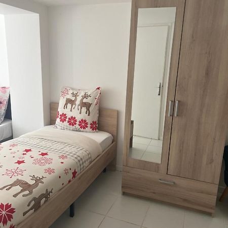 Chaudari Guest House Palaiseau Exterior photo